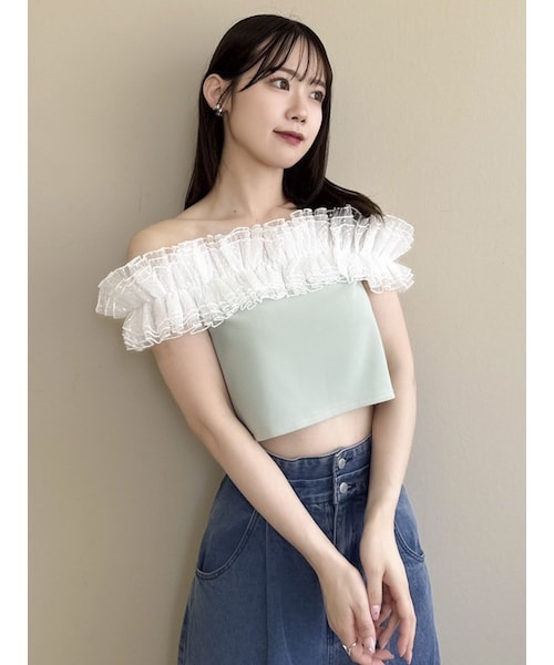 dazzlin（ダズリン）の「オーバーフリルフショルカットソー（Tシャツ/カットソー・レディース・オフホワイト/ブラック/ピンク/グリーン・F）」の4枚目の写真