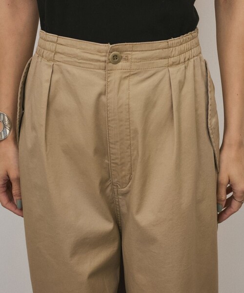 ADAM ET ROPE'（アダムエロペ）の「【WEB限定】2WAYミリタリータックカーゴパンツ［コットンブレンド］（カーゴパンツ・レディース・ベージュ/カーキ・F）」の15枚目の写真