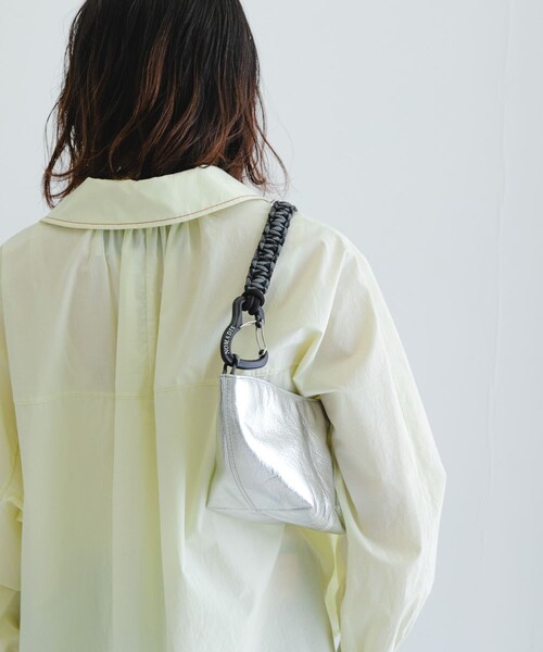 URBAN RESEARCH（アーバンリサーチ）の「NOMADIS　YACHT（ショルダーバッグ・レディース・SILVER/METAL PINK・one）」の8枚目の写真
