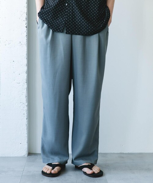 URBAN RESEARCH DOORS(アーバンリサーチドアーズ)の「トロピカルライク イージーパンツ(その他パンツ・メンズ・BLACK/BLUEGRAY/CHARCOAL・M/L)」の2枚目の写真