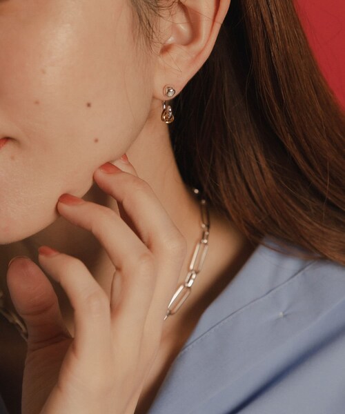 URBAN RESEARCH Sonny Label（アーバンリサーチサニーレーベル）の「LAPUIS　Drop Flow Coil　ピアス（ピアス（両耳用）・レディース・ゴールド/マルチ・One）」の5枚目の写真