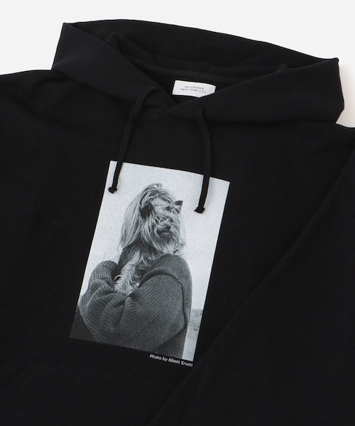 Saturdays NYC（サタデーズ ニューヨークシティ ）の「Elliott Erwitt  HOODIE（パーカー・メンズ・ブラック/ホワイト・L/M/S/XL）」の12枚目の写真