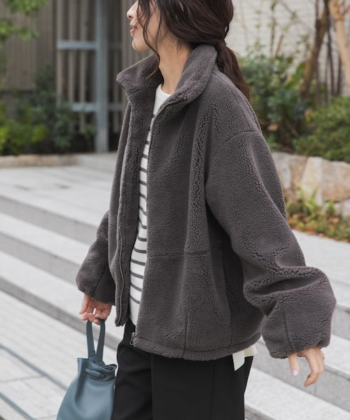 URBAN RESEARCH DOORS(アーバンリサーチドアーズ)の「ZIPボアブルゾン(テーラードジャケット・レディース・OFF/CHARCOAL・Free)」の1枚目の写真