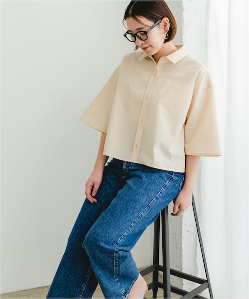 URBAN RESEARCH ROSSO（アーバンリサーチロッソ）の「F by ROSSO　ハーフスリーブクロップドシャツ（シャツ/ブラウス・レディース・OFF WHITE/P/BEIGE・FREE）」の2枚目の写真
