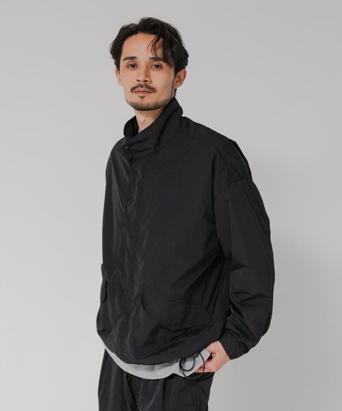 URBAN RESEARCH（アーバンリサーチ）の「NYLON SHORT MODS BLOUSON（テーラードジャケット・メンズ・BLACK/GREIGE・M/L）」の8枚目の写真