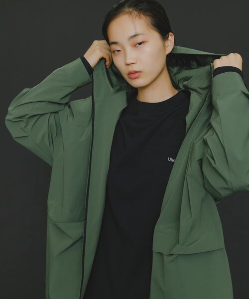 SENSE OF PLACE by URBAN RESEARCH（センスオブプレイスバイアーバンリサーチ）の「『ユニセックス』Uiscel　4WAYストレッチマウンテンパーカ（マウンテンパーカー・レディース・OLIVE/BLACK・M/L）」の3枚目の写真