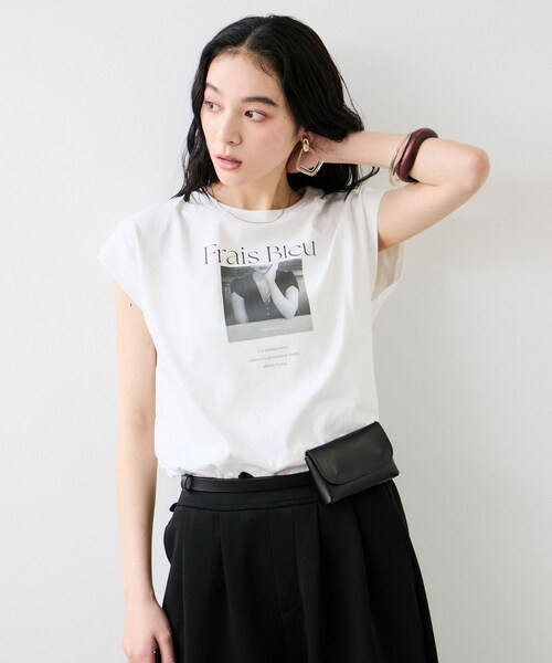 VIS（ビス）の「フォト＆ロゴプリントフレンチスリーブTシャツ/接触冷感（Tシャツ/カットソー・レディース・チャコール/ホワイト/サックス・F）」の6枚目の写真