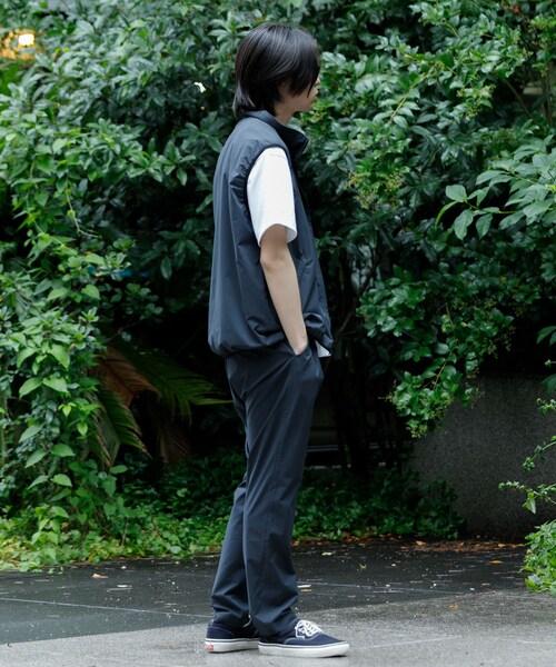 URBAN RESEARCH（アーバンリサーチ）の「SOLOTEXハイストレッチベスト（ベスト・メンズ・CHARCOAL/BLACK/KHAKI・M/L）」の17枚目の写真