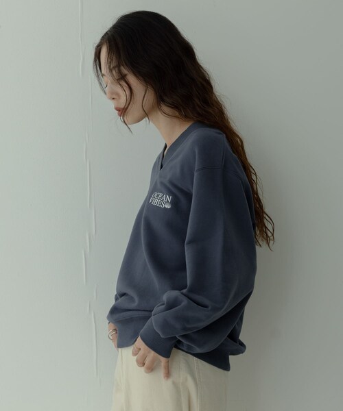 URBAN RESEARCH Sonny Label（アーバンリサーチサニーレーベル）の「Vネック刺繍スウェット（スウェット・レディース・オートミール/ピンク/フェードネイビー・Free）」の16枚目の写真