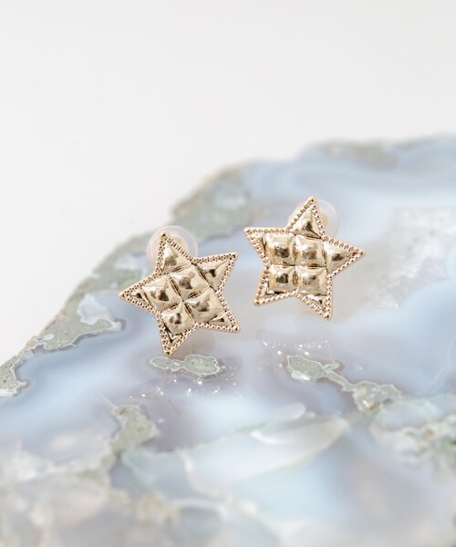 SMELLY（スメリー）の「メタルスターイヤリング（イヤリング・レディース・GLD・-）」の3枚目の写真