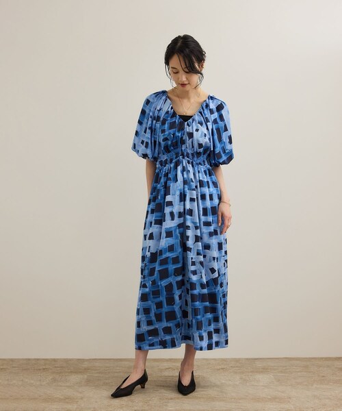 ROPE'(ロペ)の「スクエア ジオメトリックプリントワンピース/洗える(ドレス・レディース・ダークブラウン/ブルー・F)」の12枚目の写真