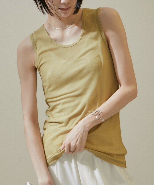 ADAM ET ROPE'（アダムエロペ）の「nu=layerスクープネックタンクトップ（タンクトップ・レディース・ブラック/ライトグレー/ホワイト/レッド・F）」の15枚目の写真