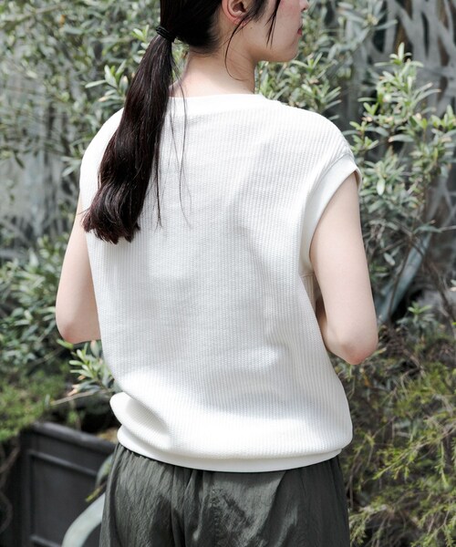 URBAN RESEARCH DOORS（アーバンリサーチドアーズ）の「FORK&SPOON　変形ワッフルノースリーブプルオーバー（Tシャツ/カットソー・レディース・IVORY/GRAY/OFFxNVY/CAMxIVO・1）」の9枚目の写真