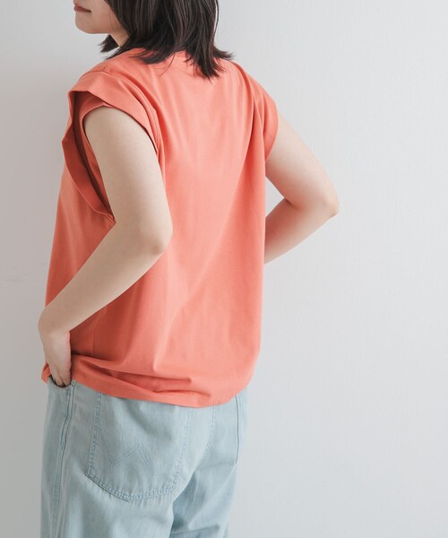 EKAL（エカル）の「T/Cプレーティング天竺フリルTシャツ（Tシャツ/カットソー・レディース・ライトグレージュ/アプリコット/Dブラウン・one）」の5枚目の写真