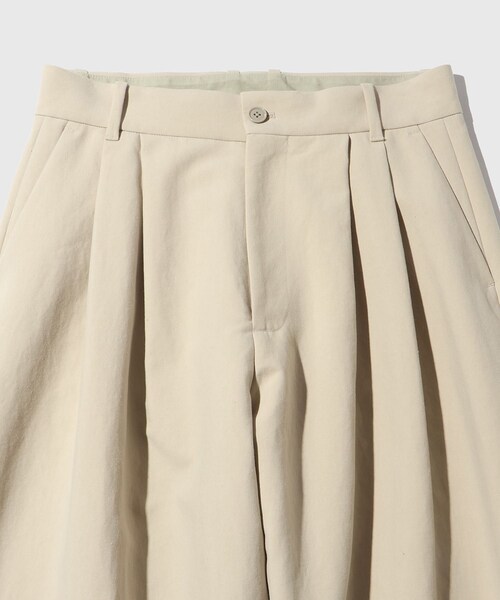ADAM ET ROPE'（アダムエロペ）の「コットンダブルクロス　バギースラックス（スラックス・メンズ・ブラック/ベージュ・L/M）」の6枚目の写真