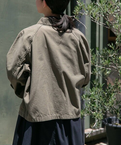 URBAN RESEARCH DOORS（アーバンリサーチドアーズ）の「FORK&SPOON　ミリタリージャケット（ミリタリージャケット・レディース・CHARCOAL/KHAKI・1）」の19枚目の写真