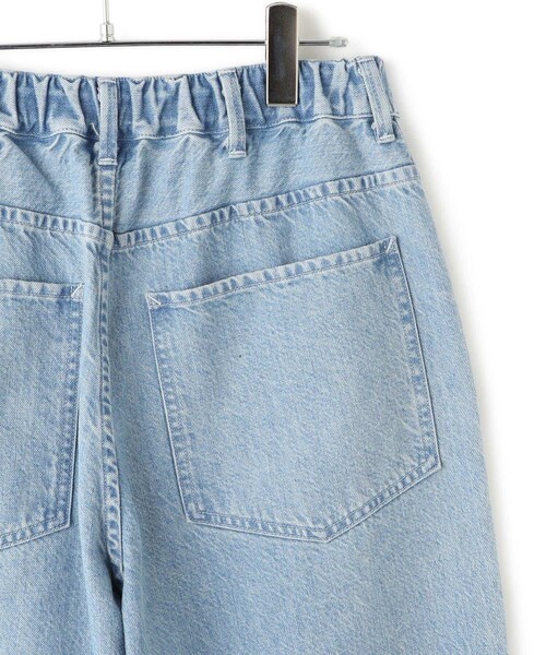 ADAM ET ROPE'(アダムエロペ)の「【KURO for SALON(クロ)】別注EASY TUCK DENIM LIGHT INDIGO / デニムパンツ(デニムパンツ・レディース・サックス・0/1)」の16枚目の写真