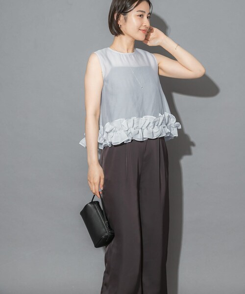 URBAN RESEARCH ROSSO（アーバンリサーチロッソ）の「フリルヘムブラウスセットアップ（つなぎ/オールインワン・レディース・OFF×BK/LBL×BR・Free）」の2枚目の写真