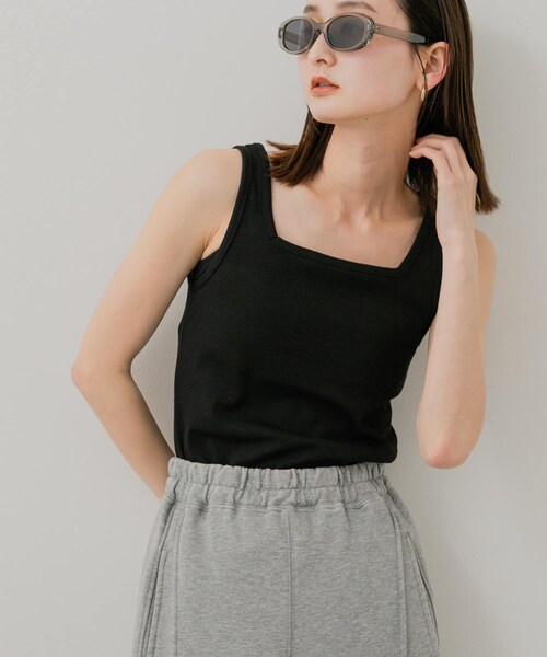 SENSE OF PLACE by URBAN RESEARCH（センスオブプレイスバイアーバンリサーチ）の「2WAYタンクトップ（タンクトップ・レディース・OFF WHITE/BLACK/GREIGE・one）」の2枚目の写真