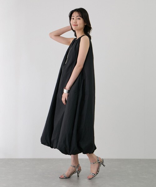 Jayro（ジャイロ）の「ノースリーブバルーンワンピース（ワンピース・レディース・ブラック/ベージュ/カーキ・F）」の10枚目の写真