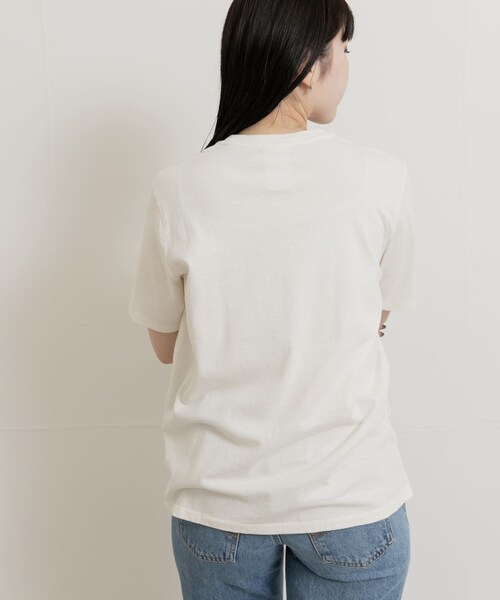 THE GOODLAND MARKET（ザグッドランドマーケット）の「NUDIE JEANS　Joni T-Shirt（Tシャツ/カットソー・レディース・Offwhite・S/M/L）」の5枚目の写真