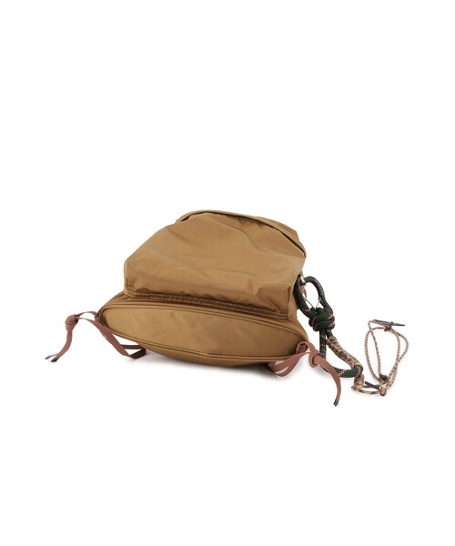 ADAM ET ROPE'(アダムエロペ)の「【NOMADIS for ADAM ET ROPE'】別注 ストラップ付 LATT(バックパック/リュック・レディース・ブラック/ブラウン・F)」の20枚目の写真