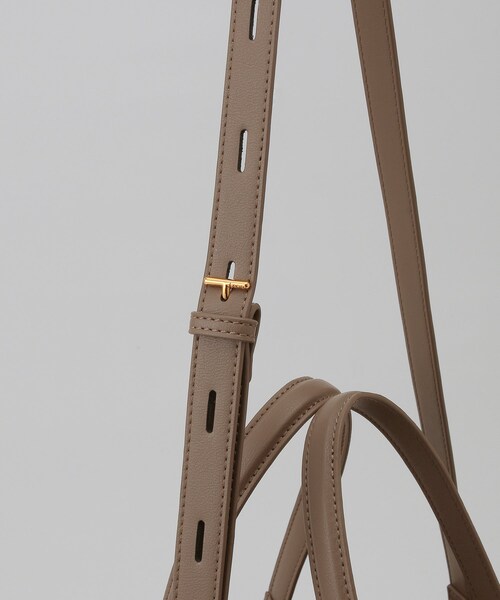 ROPE'（ロペ）の「【E'POR】【A4対応】Y BAG Medium+（トートバッグ・レディース・ブラック/ブラック系/ライトグレー/オフホワイト/ダークブラウン/ベージュ系/カーキ/ブラウン・F）」の16枚目の写真