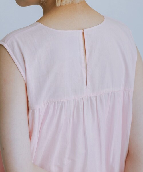 ADAM ET ROPE'(アダムエロペ)の「【AAYUSHI for ADAM ET ROPE'】別注Cotton voile long dress(ワンピース・レディース・ブラック/ブルー/ピンク・F)」の7枚目の写真