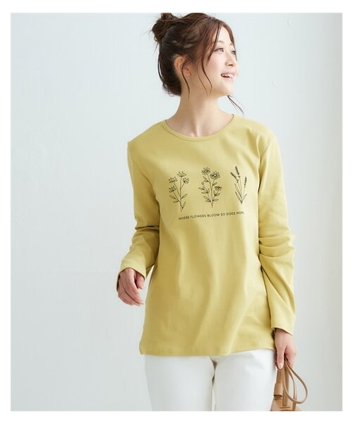 nissen（ニッセン）の「綿１００％長袖プリントTシャツ（ＵＶカット）＜大きいサイズ有＞（Tシャツ/カットソー・レディース・オフホワイト:フレンチロゴ/アイス杢:シンプルロゴ/在庫限り◆ライムイエロー:草花/在庫限り◆グレージュ:ネコロゴ/黒:ナンバーロゴ/在庫限り◆モーブピンク:雑貨ロゴ/オフホワイト:ナンバーロゴ/モカグレー:クールロゴ/黒:フレンチロゴ/アイス杢:フォトねこ/ラズベリーピンク:フレンチ/杢グレー:ネコだらけ/チャコールグレー:袖ロゴ/ボルドー:ロゴ花/ネイビー:ハート/オフホワイト:ブロックロゴ/黒:レタリングロゴ/グレイッシュブルー:ほのぼのネコ/モカベージュ:胸つむネコ/チャコール:アーチロゴ/在庫限り◆ブルーグレー:胸ネコ/在庫限り◆ダスティピンク:花/チャコール:おすわりネコ/黒:ブロックロゴ/オフホワイト:筆記ロゴ/グリーン:野花・S/M/L/LL/3L/4L/5L/6L/8L/10L）」の19枚目の写真