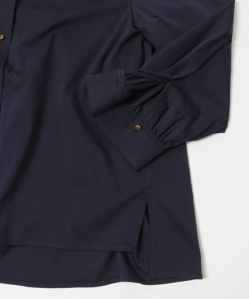 URBAN RESEARCH ROSSO（アーバンリサーチロッソ）の「『WEB限定』デザインボタンカットソーブラウス（シャツ/ブラウス・レディース・OFF WHITE/NAVY・FREE）」の21枚目の写真