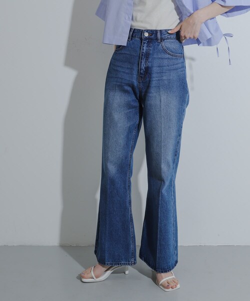 SENSE OF PLACE by URBAN RESEARCH（センスオブプレイスバイアーバンリサーチ）の「センタープレスフレアデニム（デニムパンツ・レディース・L.INDIGO/OFF WHITE/ONE WASH・XS/S/M/L/TALL）」の21枚目の写真