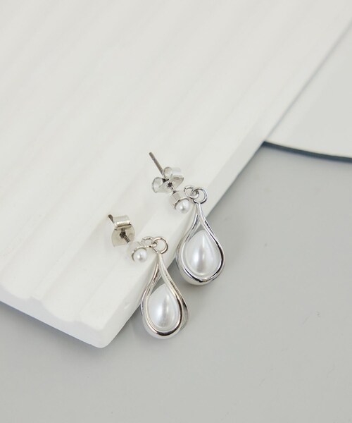 ROPE' PICNIC（ロペピクニック）の「ドロップパールピアス（ピアス（両耳用）・レディース・ゴールド/シルバー・F）」の3枚目の写真