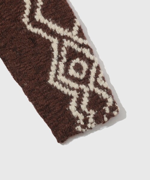 ADAM ET ROPE'(アダムエロペ)の「【CMMN SWDN/コモン スウェーデン】Rug artwork Cardigan(カーディガン/ボレロ・メンズ・ダークブラウン・46)」の5枚目の写真
