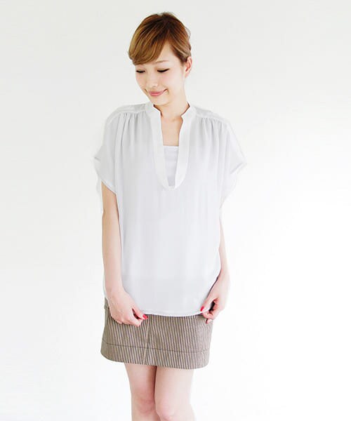 URBAN RESEARCH ROSSO（アーバンリサーチロッソ）の「2枚重ねドレープネックブラウス（Tシャツ/カットソー・レディース・OW/MINT/BE・FREE）」の5枚目の写真