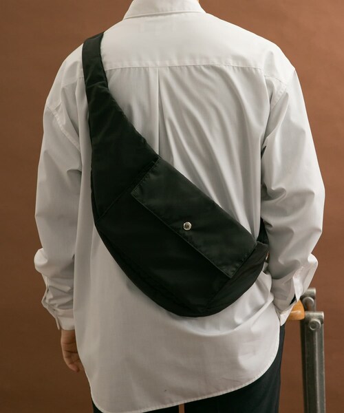 RODE SKO（ロデスコ）の「撥水ボディバッグ（ボディバッグ/ウエストポーチ・メンズ・KHAKI/BLACK・one）」の4枚目の写真