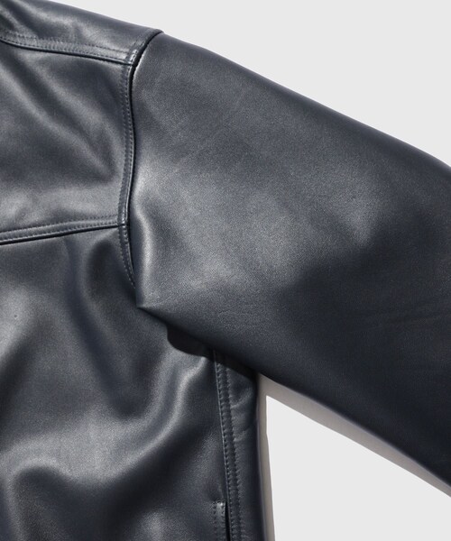 ADAM ET ROPE'(アダムエロペ)の「レザートラックジャケット / ADAM ET ROPE' JEANS(ブルゾン・メンズ・ブラック/ネイビー・L/M)」の12枚目の写真