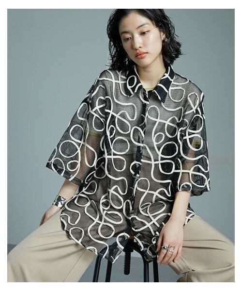 nissen（ニッセン）の「コード刺繍メッシュデザイン半袖シャツ ［Soiunique］（Tシャツ/カットソー・レディース・アイボリー×アイボリー/ブラック×アイボリー・F）」の2枚目の写真