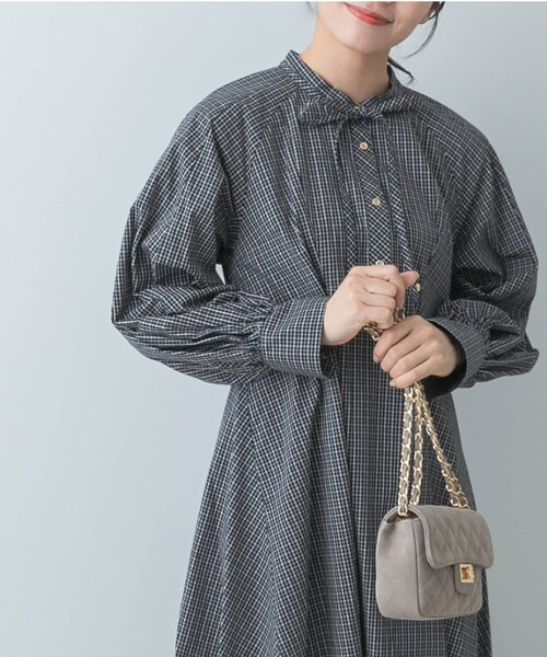 URBAN RESEARCH ROSSO（アーバンリサーチロッソ）の「F by ROSSO　チェックリボンシャツワンピース（ワンピース・レディース・OFF WHITE/KHAKI/NAVY・FREE）」の4枚目の写真