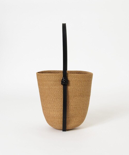 URBAN RESEARCH(アーバンリサーチ)の「KAMARO’AN KORENG BUCKET BAG(ハンドバッグ・レディース・STRAW・-)」の2枚目の写真