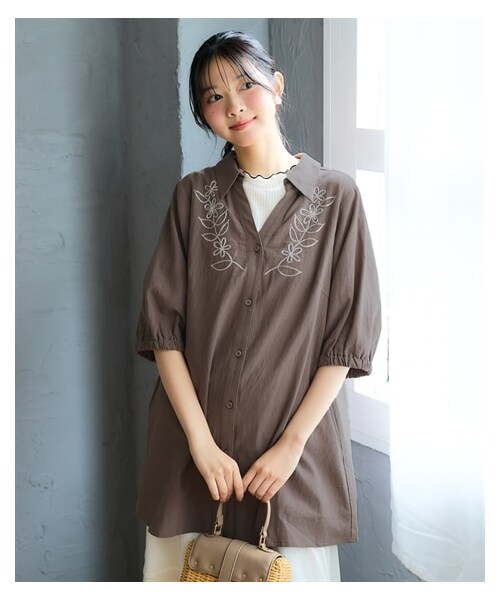 nissen（ニッセン）の「＜大きいサイズ＞綿100％刺しゅうシャツチュニック（チュニック・レディース・アイボリー/チャコールグレー/ライトグリーン・L/LL/3L/4L/5L/6L/8L/10L）」の4枚目の写真