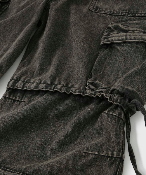 ADAM ET ROPE'（アダムエロペ）の「【FACCIES/ファッチーズ】MULTI-POCKET DENIM CARGO（カーゴパンツ・メンズ・ブラック/ブルー系・1/2）」の11枚目の写真