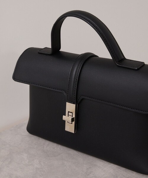 VIS(ビス)の「ひねり金具ワンハンドルミニショルダーバッグ/2WAY,WEB限定カラーあり(ショルダーバッグ・レディース・ブラック/ブラック系/グレー系/キャメル/ベージュ/ダークブラウン/ブルー系・F)」の11枚目の写真