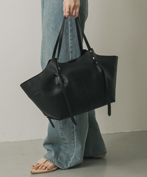 SENSE OF PLACE by URBAN RESEARCH（センスオブプレイスバイアーバンリサーチ）の「アウトポケットトートバッグ（トートバッグ・レディース・BEIGE/BLACK/IVORY・one）」の2枚目の写真