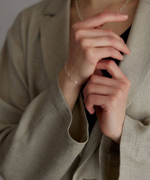 URBAN RESEARCH(アーバンリサーチ)の「decor『デコール』 Heartchain Bracelet(ブレスレット・レディース・SILVER・-)」の9枚目の写真
