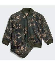 adidas（アディダス）の「カモ トラックスーツ（トップス・キッズ）」