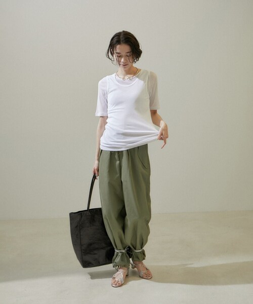 ADAM ET ROPE'（アダムエロペ）の「nu=layerスクープネックタンクトップ（タンクトップ・レディース・ブラック/ライトグレー/ホワイト/レッド・F）」の10枚目の写真