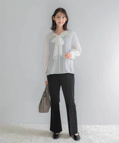 URBAN RESEARCH ROSSO（アーバンリサーチロッソ）の「セミシアーウール混2WAYタイブラウス（シャツ/ブラウス・レディース・WHITE/GRAY/D/NAVY・Free）」の12枚目の写真