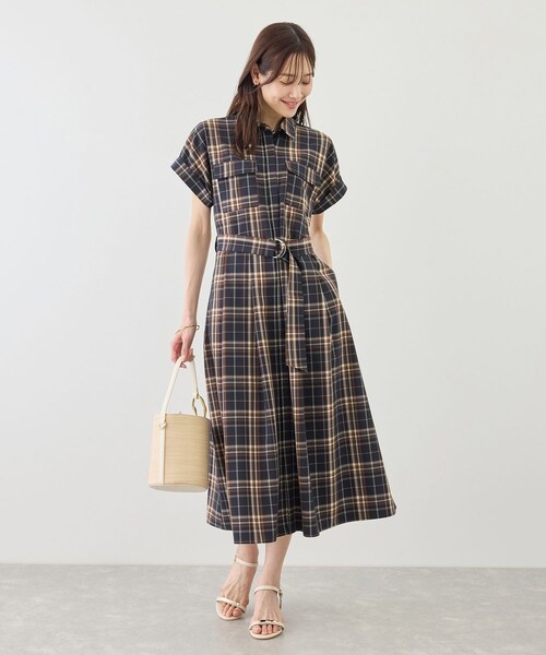ROPE' PICNIC(ロペピクニック)の「アウトポケットシャツコンシャスワンピース/リンクコーデ(ワンピース・レディース・ダークブラウン系/ネイビー/ネイビー系・M/S)」の9枚目の写真