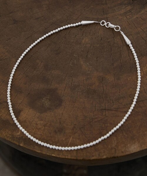 ADAM ET ROPE'(アダムエロペ)の「【J'aDoRe・店舗限定】【ERICKA NICOLAS BEGAY】ナバホパールネックレス3mm/40cm(ネックレス・レディース・シルバー・F)」の4枚目の写真