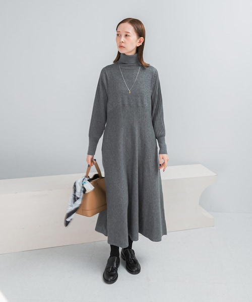 URBAN RESEARCH ROSSO（アーバンリサーチロッソ）の「『WEB限定』タートルネックデザインスリーブワンピース（ワンピース・レディース・GRAY/RED/D/BROWN/NAVY・FREE）」の10枚目の写真